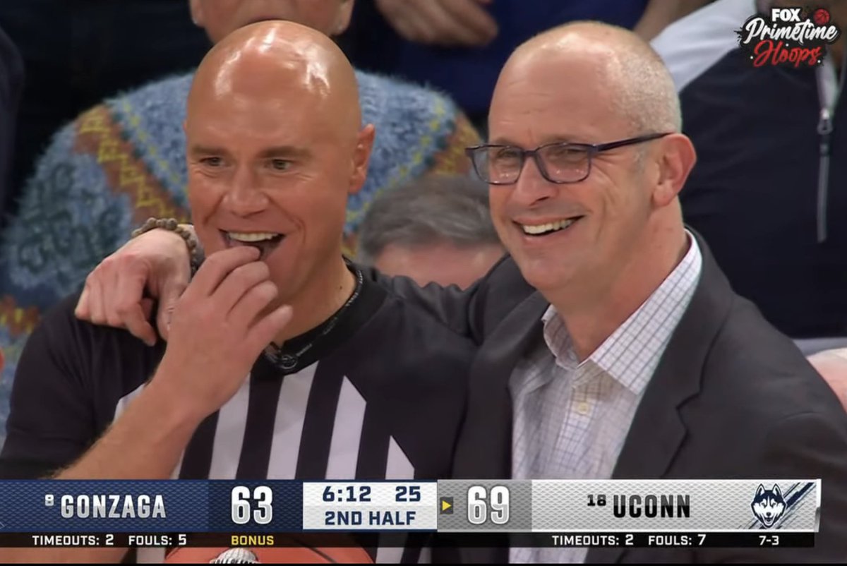 No Context College Basketball tweet media