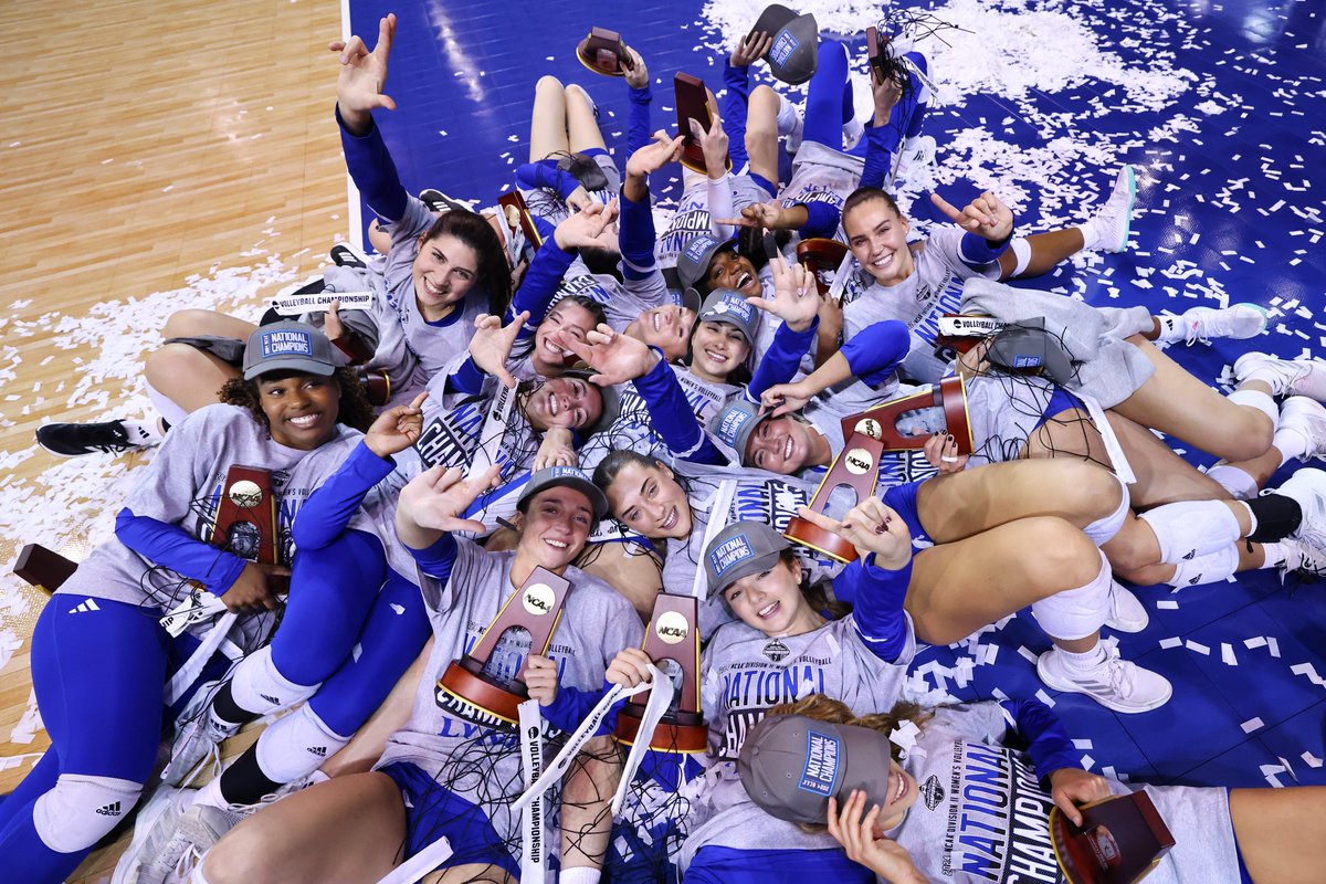 NCAADII's tweet photo. The championship vibes are immaculate ✨

#D2VB | @Lynn_Knights https://t.co/h8RzO4kJ6e