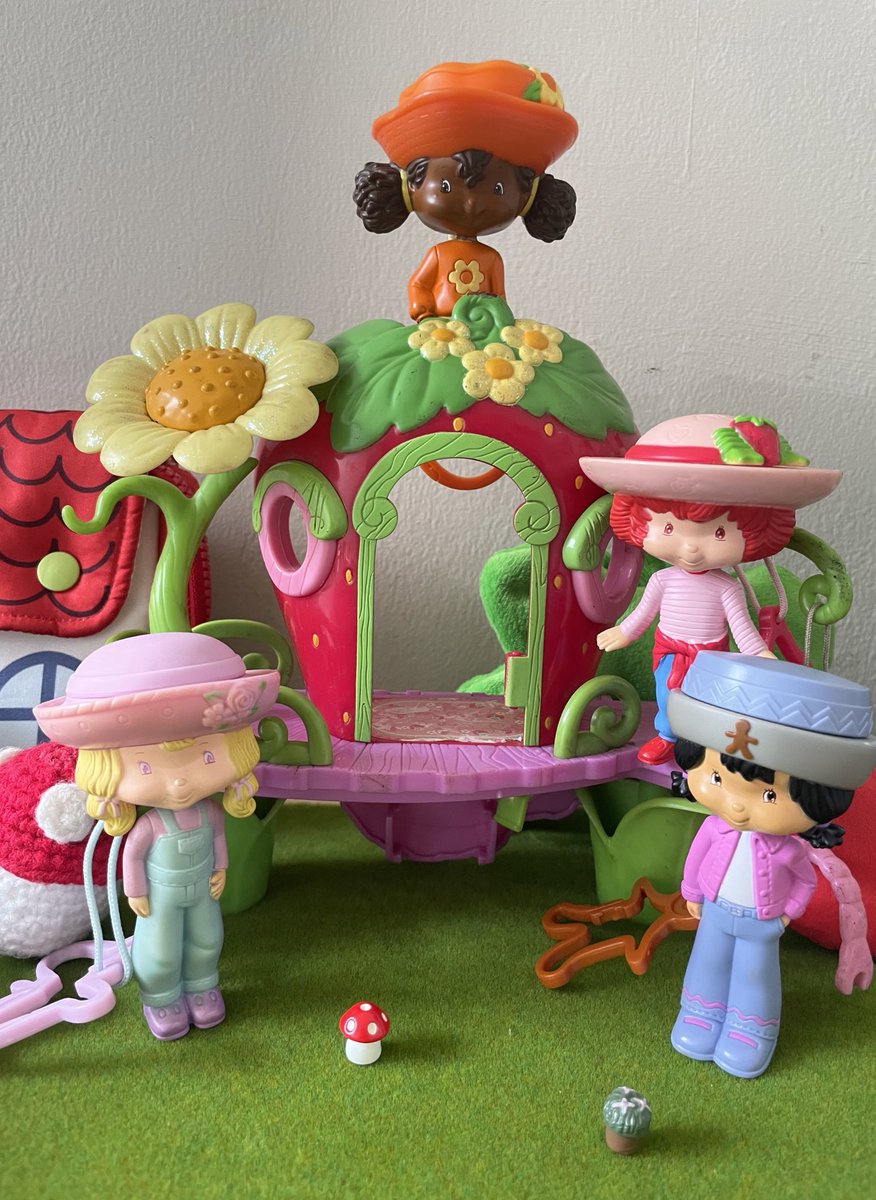 yemakan's tweet image. 🍊🏡🍀*doubled*🌀🍓🍰