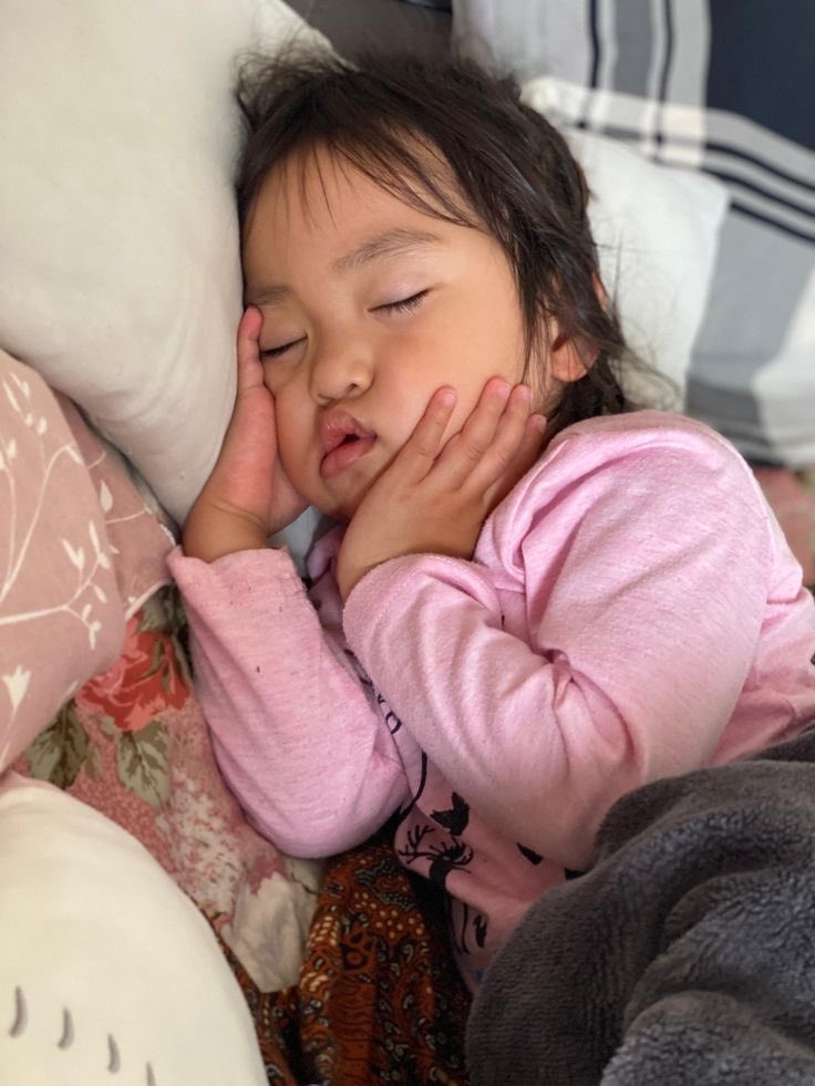 kegiatanku di hari minggu:

Alias tidur, makan, nonton, tidur😭🫵🏻