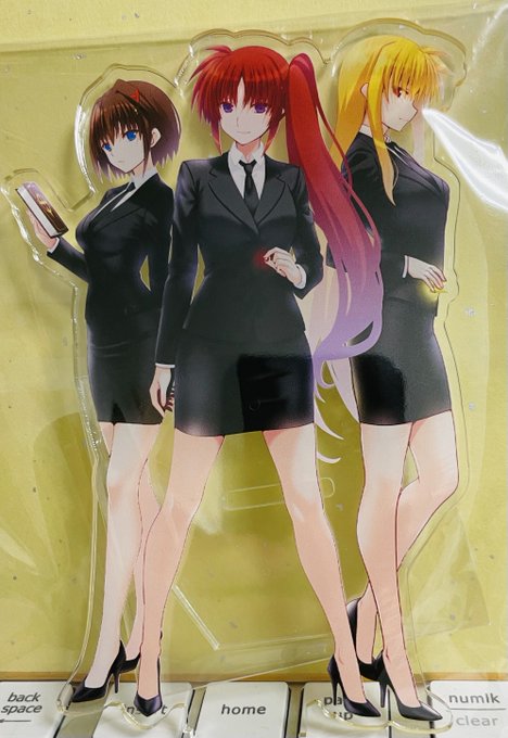 リリカルインブラックアクスタ届いた!
カッコいい感じ! 