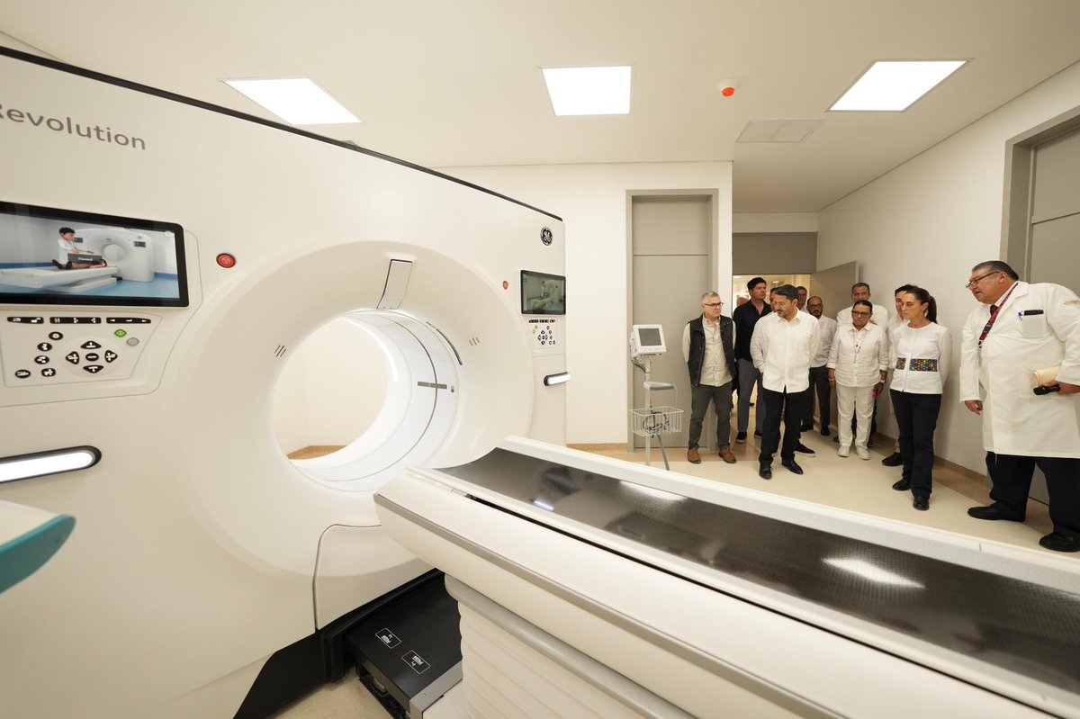 Claudiashein's tweet photo. En Palenque, Chiapas, supervisamos avances de la Clínica Hospital ISSSTE, que atenderá más de 60 mil derechohabientes. Recorrimos las instalaciones de urgencias, laboratorios, tocología, cirugía y rayos X. https://t.co/mIckp43qbC