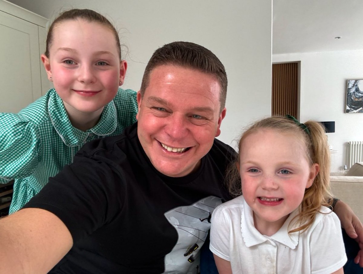 BUSAPAR3's tweet photo. Happy 9th birthday Amelie π π π love you β€οΈ have the best day - the most wonderful, beautiful and amazing girl! The world π at your feet!! @ChrisGartner2 #uncle #uncleandrew https://t.co/d5qAPigvt7