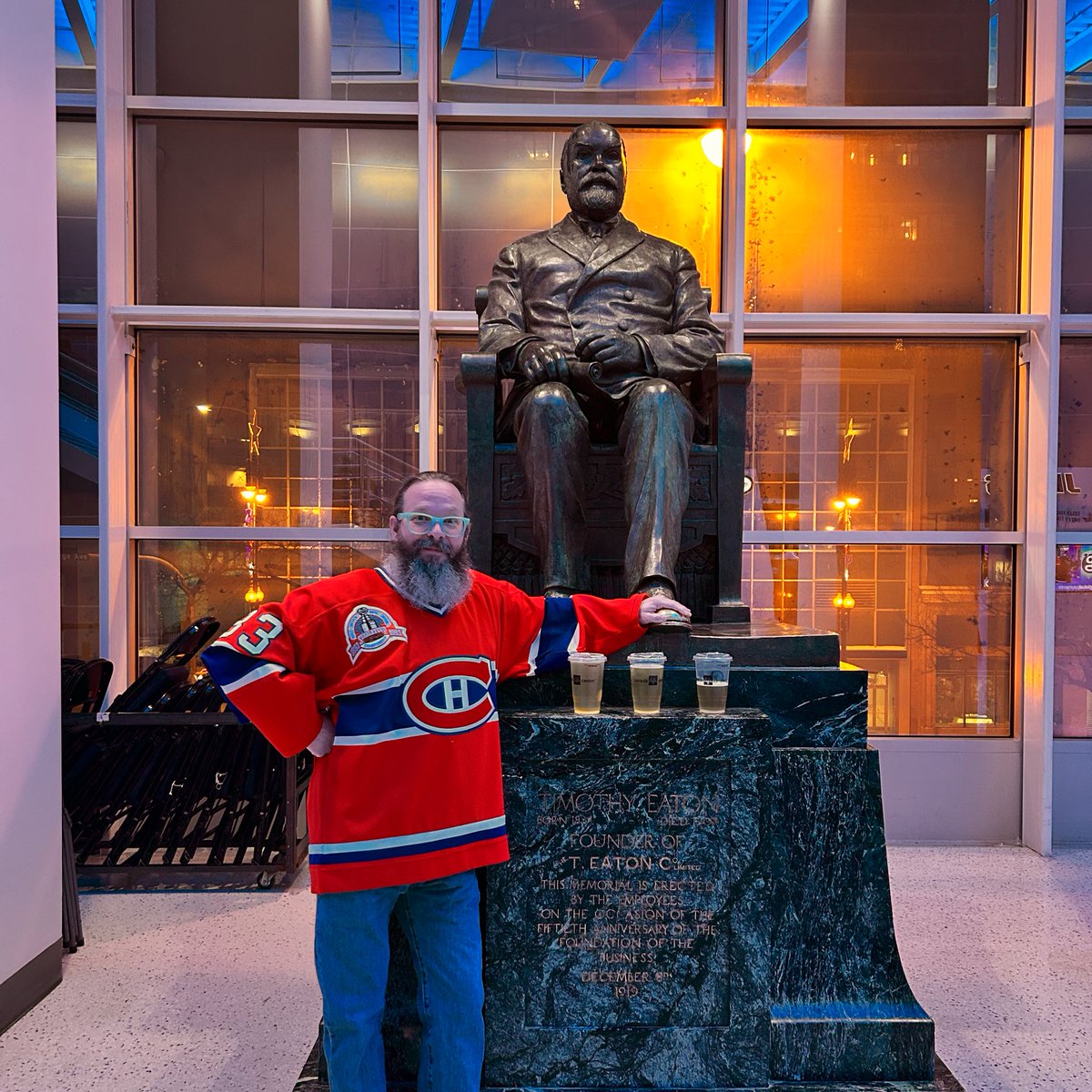 ThatGuyWho99's tweet photo. He didn’t send me a Leafs jersey. https://t.co/22VrHp3SAI