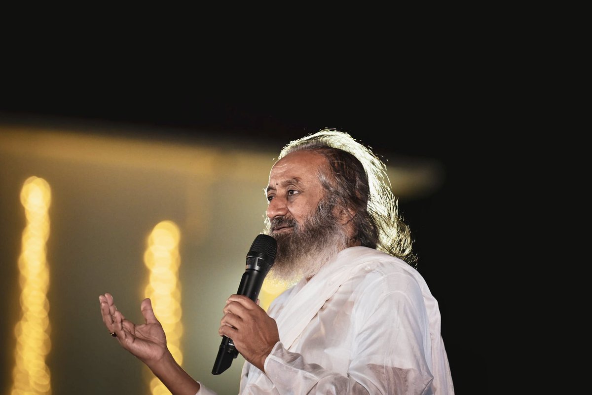 Gurudev's tweet photo. The Indian High Commission in Jamaica (@hcikingston) hosted us at the India House for an event on Ethics and Business. The gathering was attended by numerous dignitaries, including prominent leaders from business, government, and social sectors. https://t.co/Zq2edg4gtn