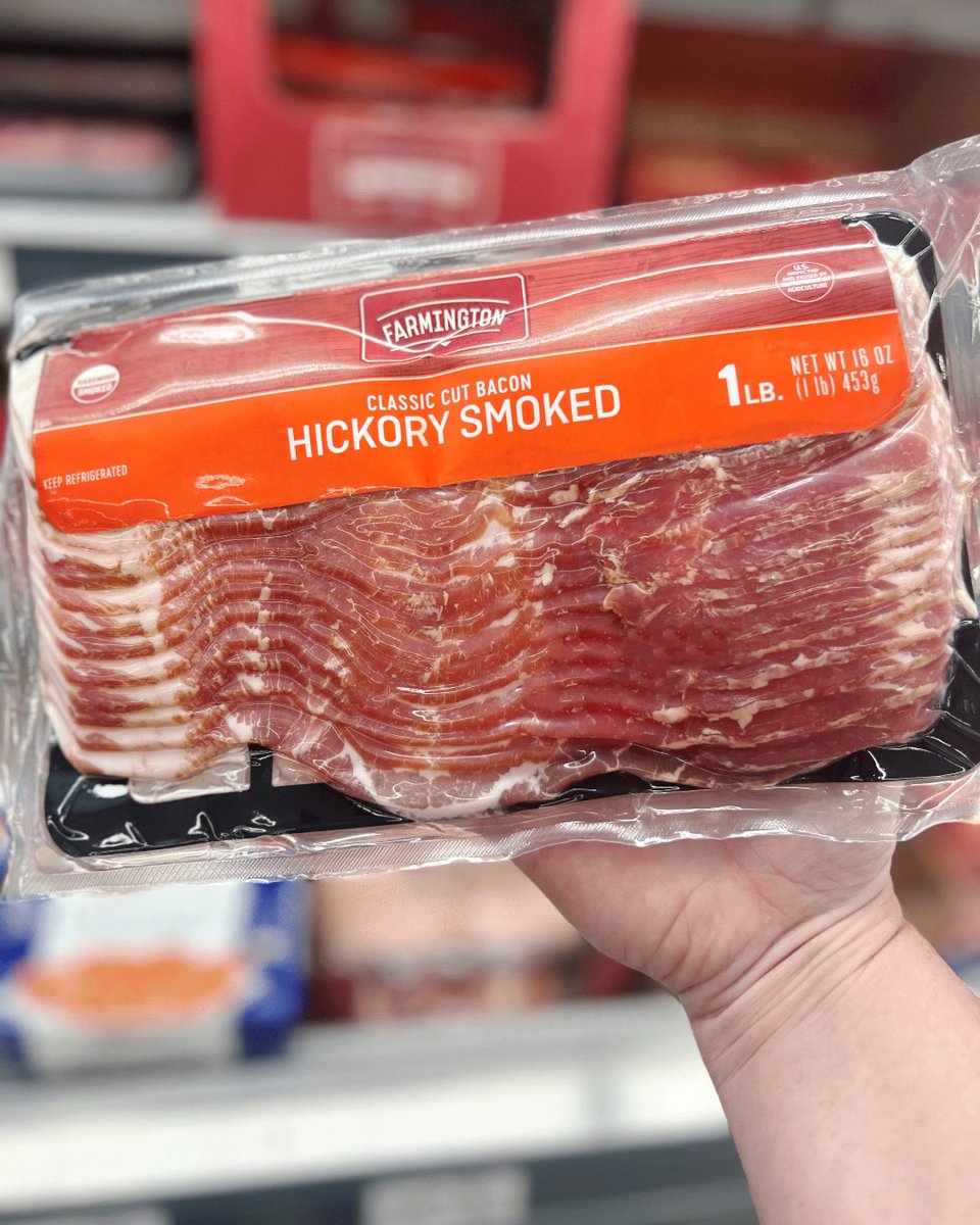 #GIVEAWAY TIME! 🚨

Who's ready to bring home the BACON? LIKE 👍 &amp; COMMENT 🥓 for your chance to win $100 worth of our sizzling Farmington Bacon. 

Winner will be randomly chosen on Thursday, January 2.