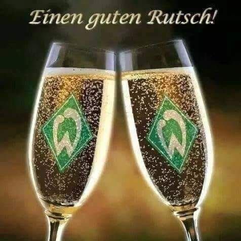 mkampHB's tweet photo. Von unglücklichen Foto-Shootings, nicht erreichten Bus-Verbindungen, Grün-Weißem Rauch und einem Schotten im Nachthimmel: hier ist der Werder Bremen Jahresrückblick 2024 https://t.co/7PDUhLkHNU
