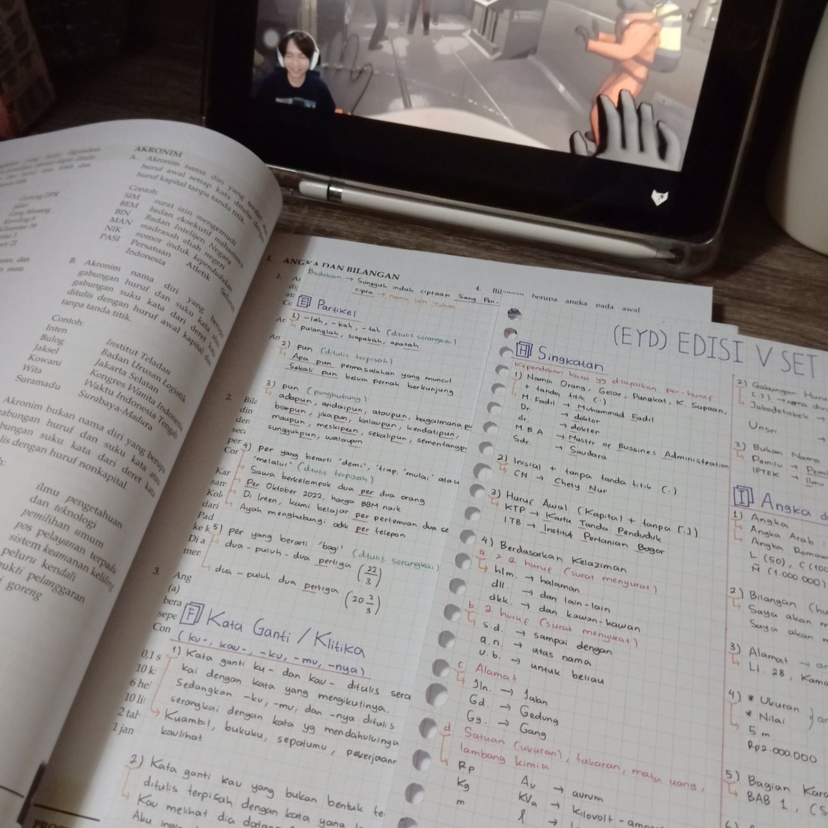 ⋆˚𝜗𝜚˚⋆ tan's progress
🗓️ 29/12/24 [H-115] 

hai haii, hari ini hanya melanjutkan catatan eyd dan sisanya berkegiatan di luar rumah🌝