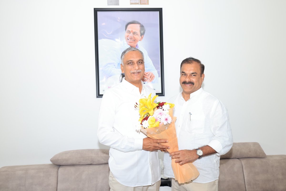 Deeply grateful for the wonderful wishes from Sri <a href="/BRSHarish/">Harish Rao Thanneeru</a> garu , on my #birthday. A true inspiration for the hard working and known for the tireless efforts in making things successful.
