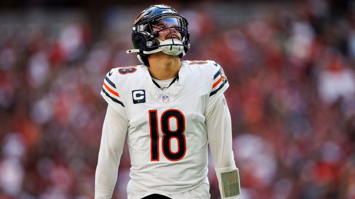 Stud: Caleb Williams is the ONLY rookie QB in NFL history to have:

• 3,300 Passing Yards
• 18 Passing TDs
• 6 or fewer INTs
• 450 Rushing Yards

In their first 16 starts.

The #Bears have a BRIGHT future 📈

(h/t <a href="/RMEChief/">Adam</a>)