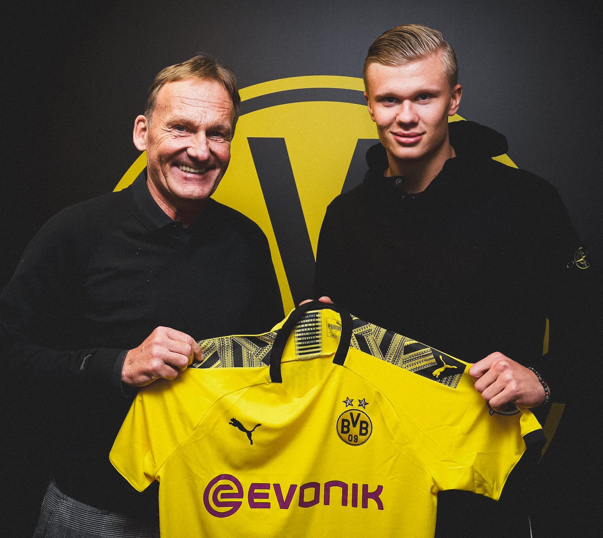 BlackYellow's tweet photo. On this day in 2019, we announced the signing of Erling Haaland—and the rest is history. 🤖 https://t.co/gv7TUq5lmc