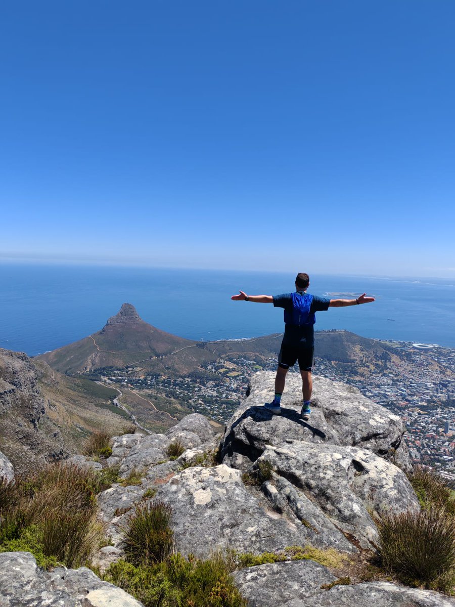 Love this shot from our XXL trailrun yesterday 😍 
Tag someone you'd like to share this beautiful run with! #trailrunning #sightrunning #runwithaview #runtablemountain <a href="/andrewseye/">andrew stuart</a> <a href="/RunCapeTown/">Run Cape Town</a> <a href="/LionsHeadCT/">Lions Head Mountain</a> <a href="/TableMountainNP/">SANParks TMNP</a> <a href="/GoRunningTours/">Go! Running Tours</a>