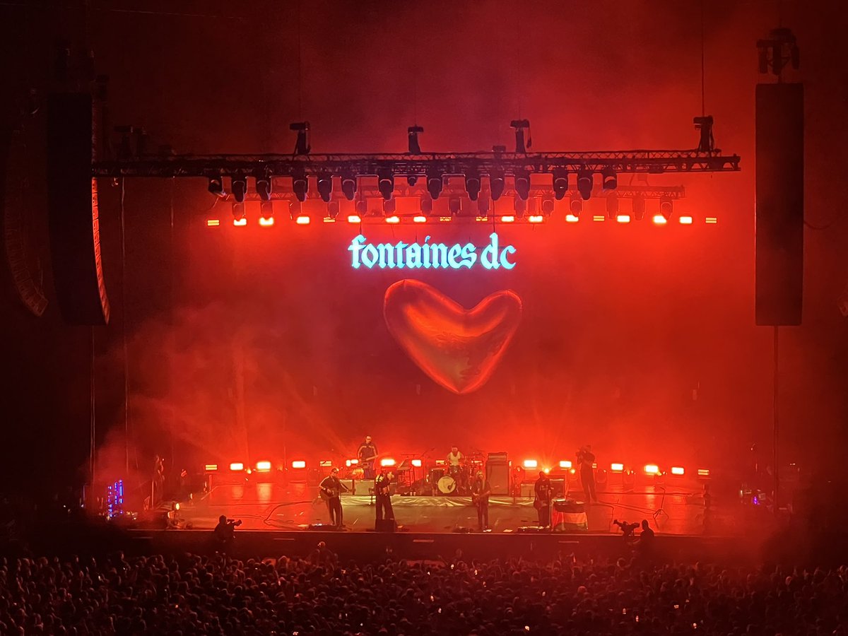#2024Festive15 
#5albums24

No. 2 🥈 

<a href="/fontainesdublin/">Fontaines D.C.</a> - Romance 🩷

Not a weak song on the lp and the two lead singles are up there with the best tracks of the year. Seeing them live with my daughter makes the album just that bit more special 🙌🏻