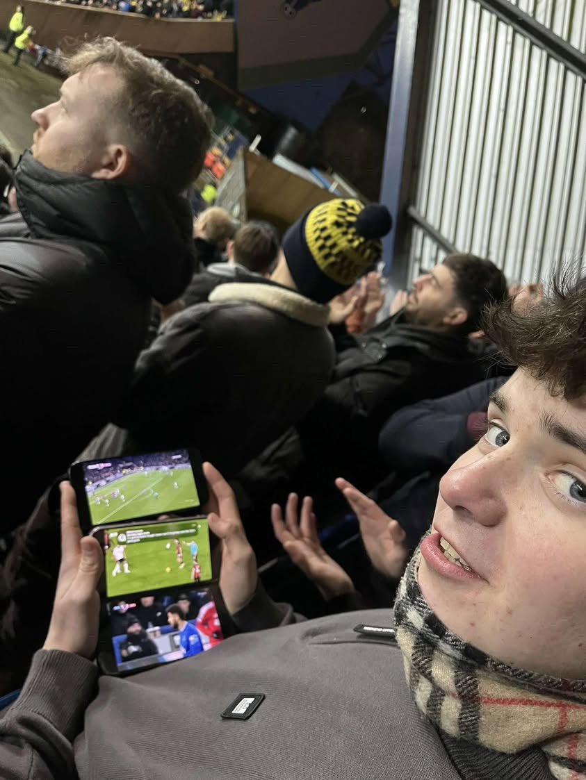 This Oxford United Supporter Watching 3 Phones Waiting For His Bet To Come In But He Lost All 3 Of Them In The 80th Minute (Today) 😂📲…

- He Looks Like The <a href="/TheEuropeanLad/">TheEuropeanLad</a> When He’s On About 3 Different Devices 

(#)- #OUFC | #PAFC | #Bets