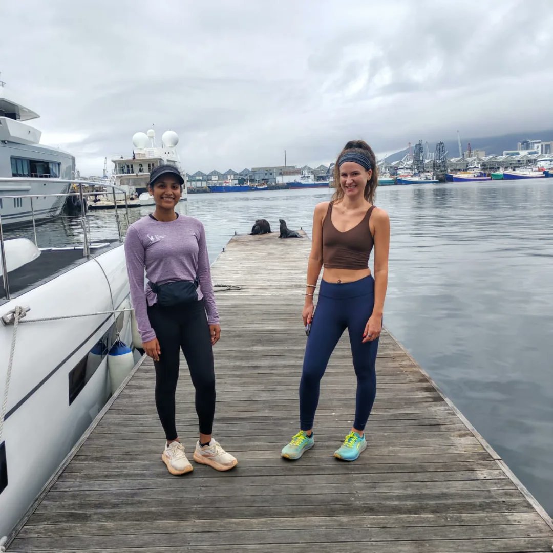 Twixmas run with Divya &amp; Liz, featuring the classic sites of central Cape Town... this route is a goodie for getting orientated with our beautiful Mother City- great choice, ladies! 🤩
#sightrunning #runningtour #historyontherun #runtravel #adventureholiday #fittravel
