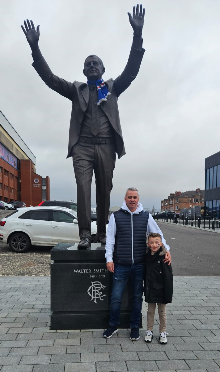 Trying to convince my young son supporting <a href="/RangersFC/">Rangers Football Club</a> is a good idea ❤️🤍💙