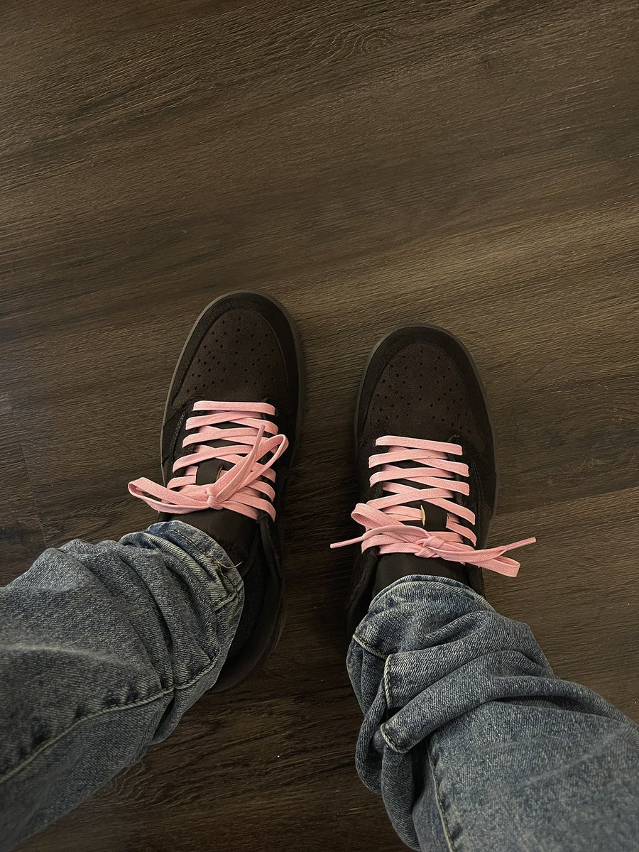 RaffyCollects's tweet image. Yall feeling the pink laces? 😬🌵