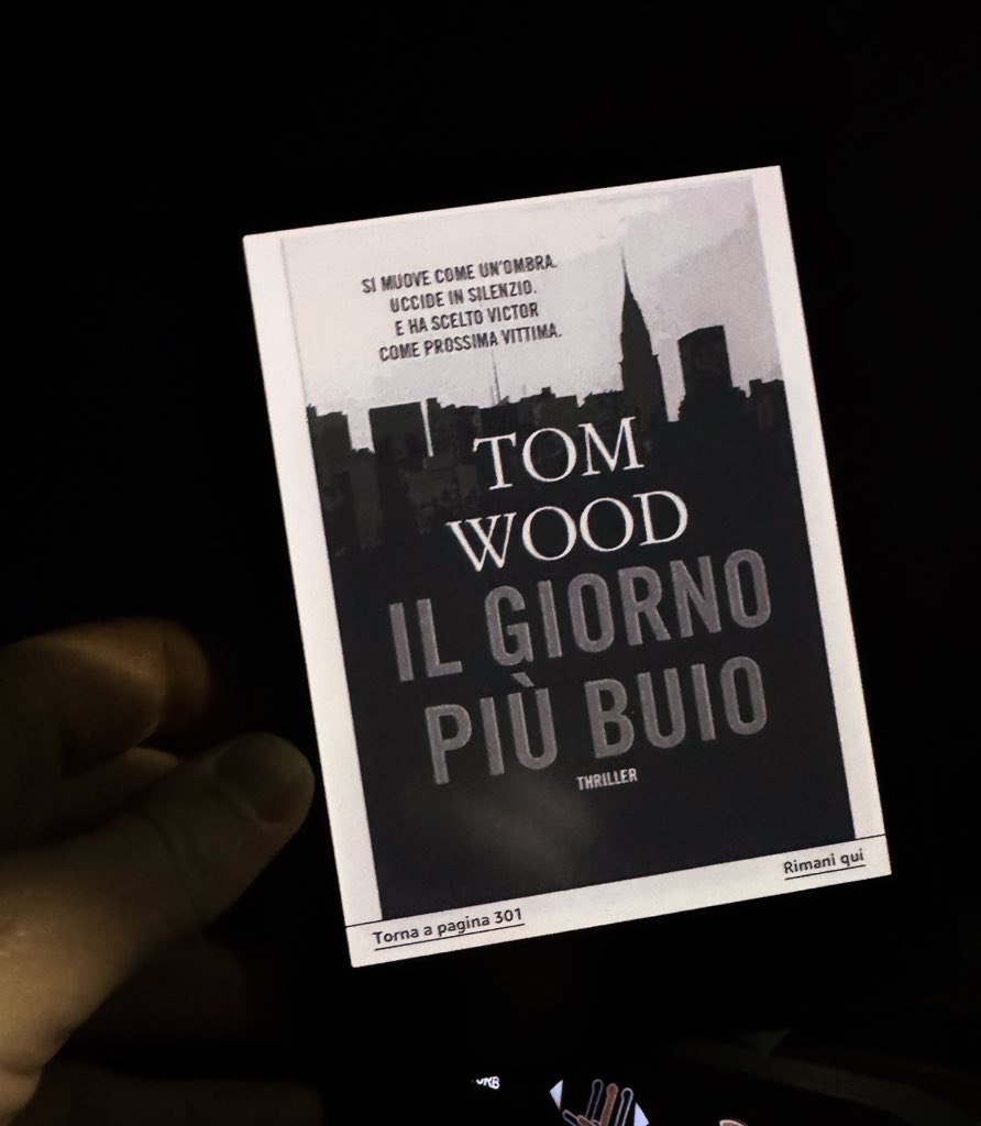 Un libro da aereo. Scorrevole, un’altra tappa del cammino di Victor, il sicario più spietato dai tempi dello Sciacallo. 6,5/10 👍 #libri #thriller <a href="/fanuccieditore/">Fanucci Editore</a>