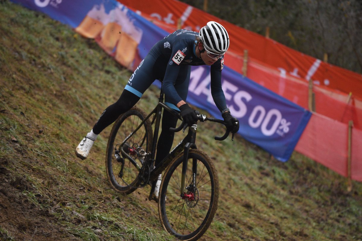 fscl_cycling's tweet photo. #CXWorldCup Besançon 🇫🇷

37. Lennox Papi +3'13
50. Jonah Flammang Lies +4'32

📸 Elisa Haumesser https://t.co/ZqGf4xuo0f