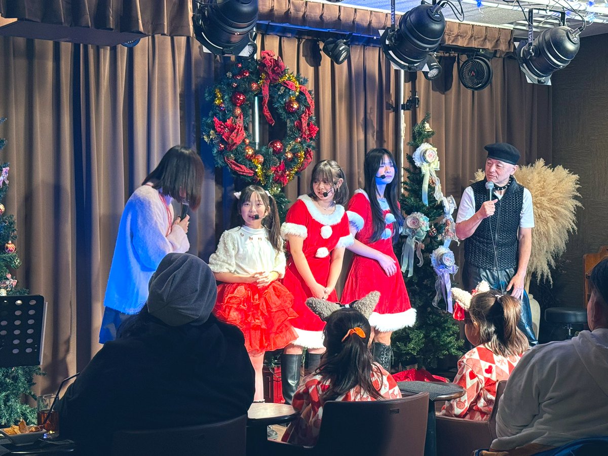 saepon10's tweet photo. 楽しかった〜
可愛かった〜🥰

皆さん、良いお年を💕

#柏FIVE https://t.co/7KQ4azextN