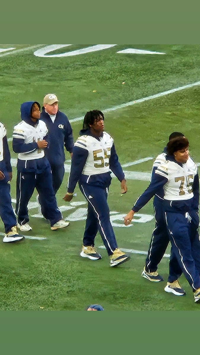 Zay walking to stadium with the team and on the sidelines during game <a href="/XavierCanal3s/">Xavier Canales</a>
