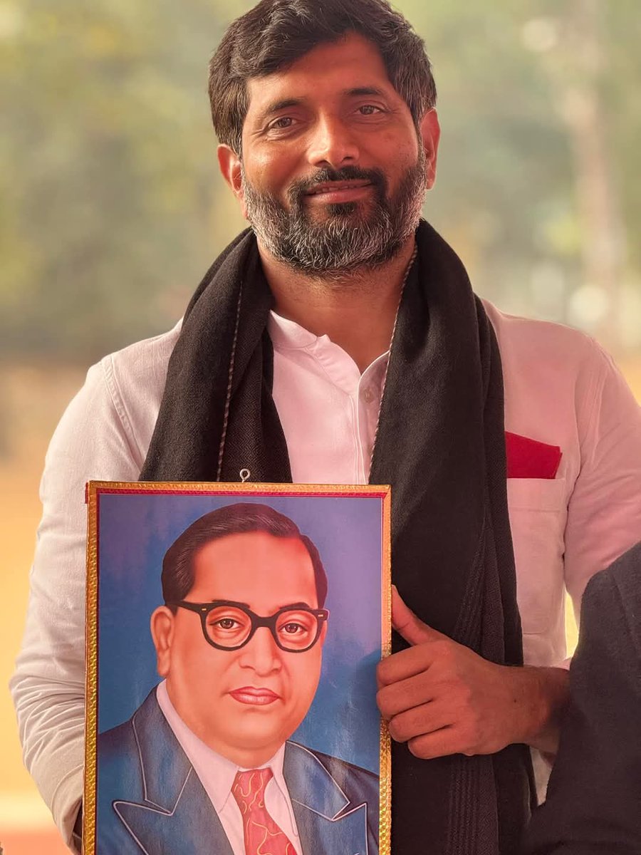 KpPatha19731260's tweet photo. बब्बर शेर हम सब के आदर्श
जनता के नेता , गरीबों के नेता 
आदरणीय @ManojSinghKAKA जी ।
#istandwithkaka🙏 https://t.co/rCL9YXUi14