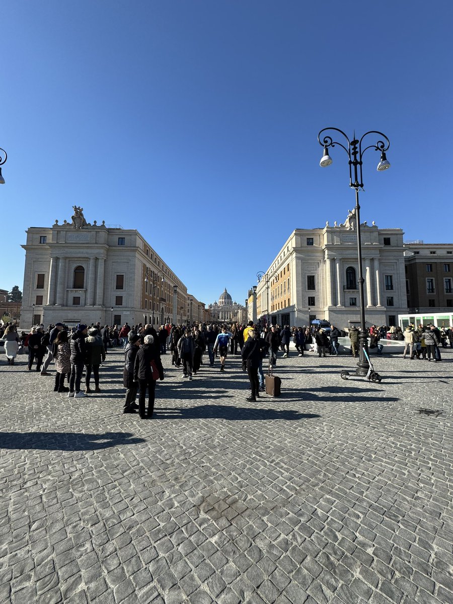 Lorenzo Fabi (@lorenzofabi3) on Twitter photo C’è poco da fare, quando si pedonalizza per bene ne guadagnano tutti. Grande sindaco, grazie! <a href="/gualtierieurope/">Roberto Gualtieri</a>
#giubileo2025
#piazzapia C’è poco da fare, quando si pedonalizza per bene ne guadagnano tutti. Grande sindaco, grazie! <a href="/gualtierieurope/">Roberto Gualtieri</a>
#giubileo2025
#piazzapia