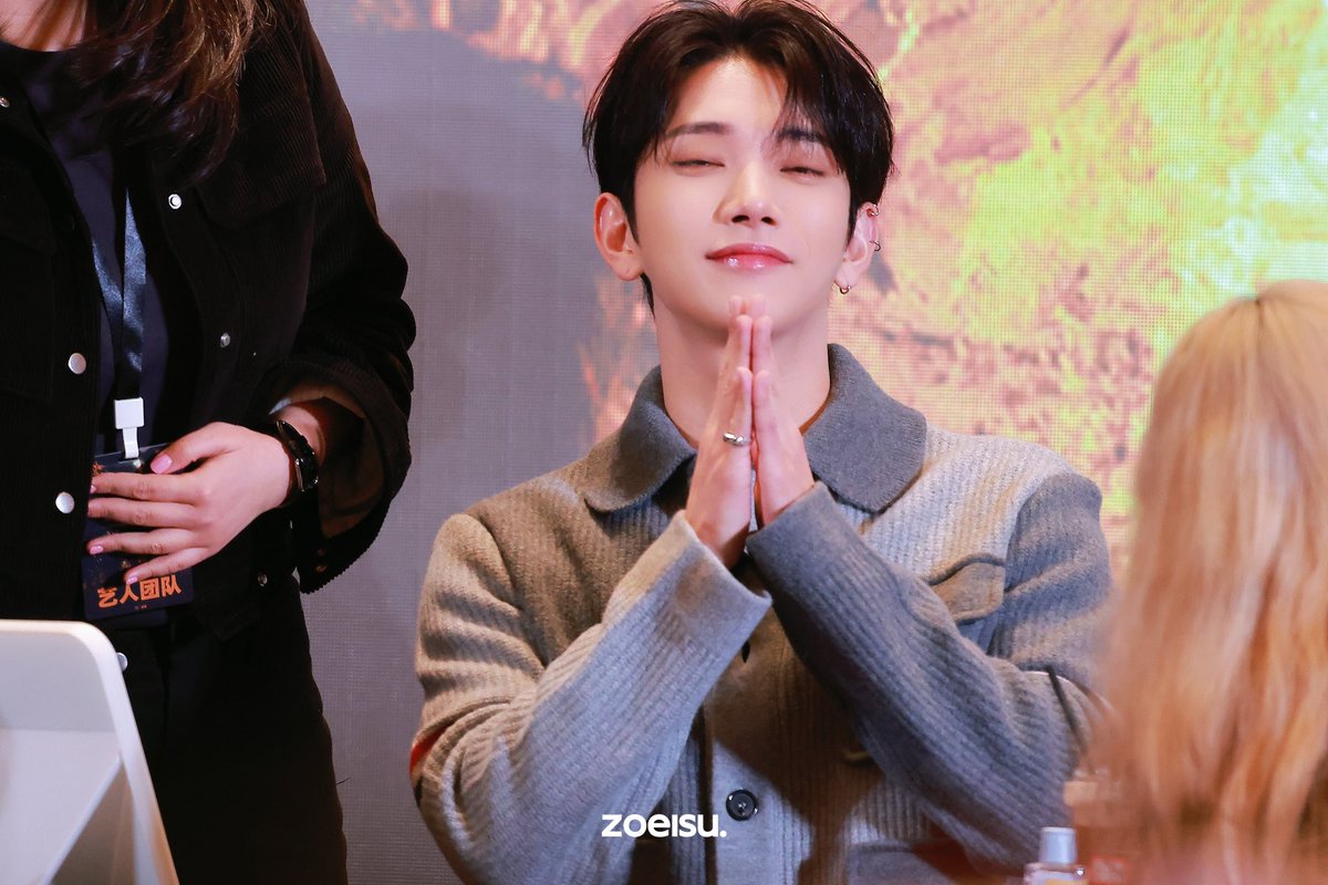 zoeisu_'s tweet photo. 241229 YZY💗💕

#조슈아 #ジョシュア #JOSHUA #洪知秀 #SEVENTEEN #세븐틴 

@pledis_17 https://t.co/70A4Te3WHS