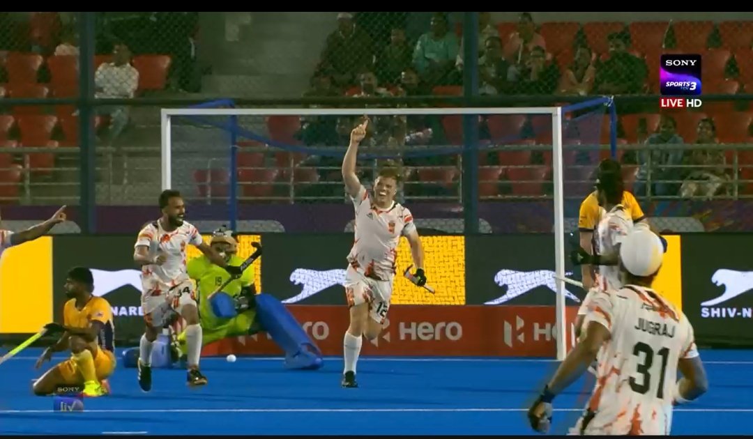 mishraABH1SHEK's tweet photo. HAPPY BIRTHDAY AFFAN YOUSUF!

Bengal leading by 3-0, Superb shot from Affan Yousuf from the centre of the shooting circle, what a goal.

@Affanyousuf9 bhai can't wait to see you in blue after the HIL. https://t.co/PnvsIgs2ds