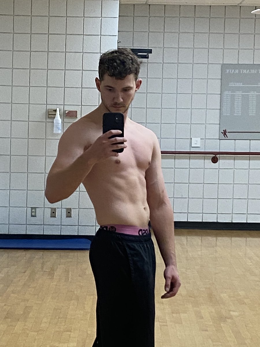 TheStroppy's tweet photo. 184lbs I think I’m plateauing https://t.co/4cDBYdpWw2