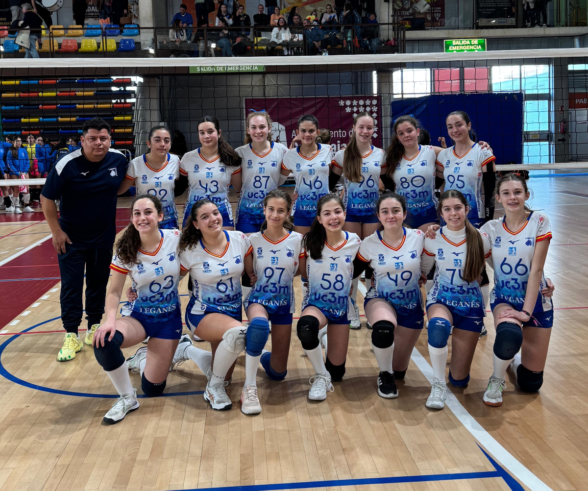 VoleibolLeganes's tweet image. 🏆🇪🇸 #CopaEspañaVB - Cuartos de Final

🏐 Infantil C Femenino
🆚 Manzanares Voley A
➡️ 0-2

#VamosLega 💙🤍 
#MejorCanteraESP 💪🇪🇸
