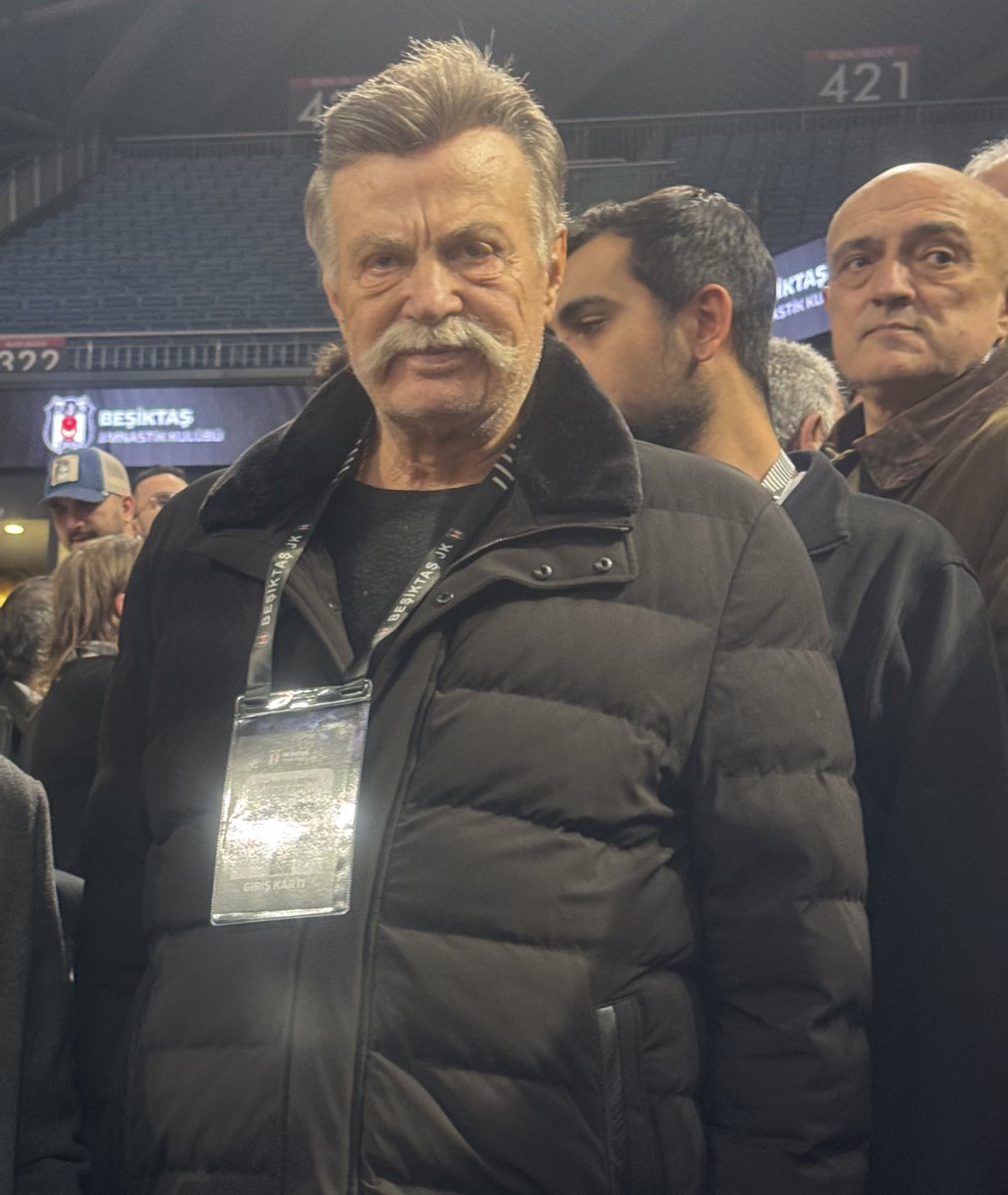 HaberKartali's tweet photo. Nuri Alço da Beşiktaş seçiminde. https://t.co/Nt7g6L4TIy