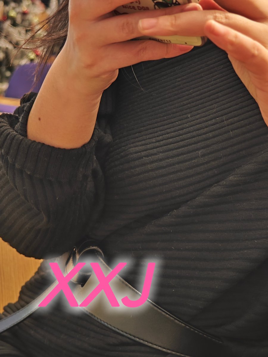 还是这一套衣服，这次换了小高跟