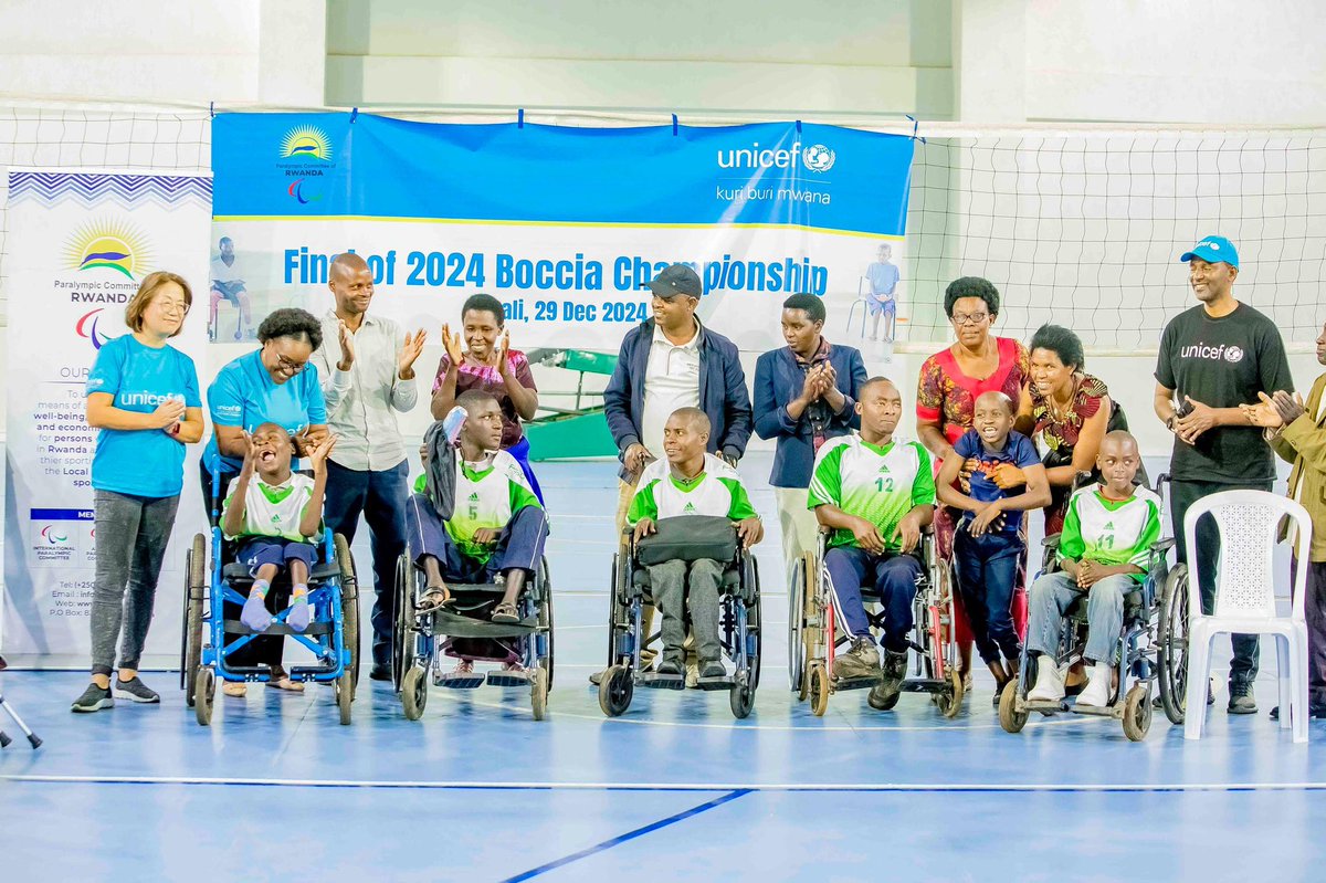 Rwanda Paralympics (@npcrwanda) on Twitter photo Ikipe ya <a href="/HuyeDistrict/">Huye District</a> yegukanye igikombe cya shampiyona ya #Boccia nyuma yo gutsinda imikino yayo yose nāamanota 21.
Rulindo yasoje ku mwanya wa kabiri nāamanota 15 naho Rutsiro isoza ku mwanya wa Watatu. Ikipe ya <a href="/HuyeDistrict/">Huye District</a> yegukanye igikombe cya shampiyona ya #Boccia nyuma yo gutsinda imikino yayo yose nāamanota 21.
Rulindo yasoje ku mwanya wa kabiri nāamanota 15 naho Rutsiro isoza ku mwanya wa Watatu.
