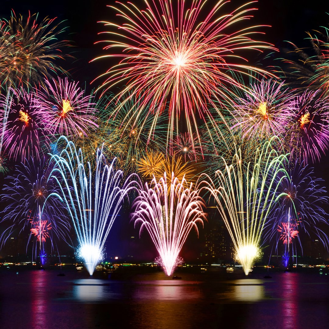 Who is looking forward to watching the NYE fireworks from around the world? 🎆

Do you have a favourite? 🥇