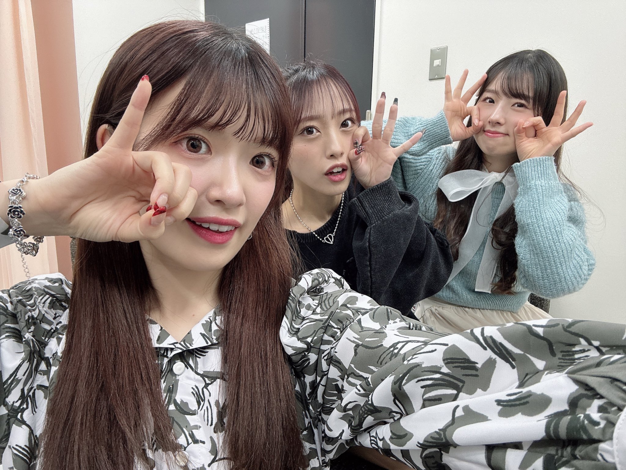 【値引可】AKB48  アイカブ　写名刺（直筆サイン入り）6枚セット 岩立沙穂 AKB48 岩立沙穂 武道館コンサート 直筆サイン さっほー - メルカリ