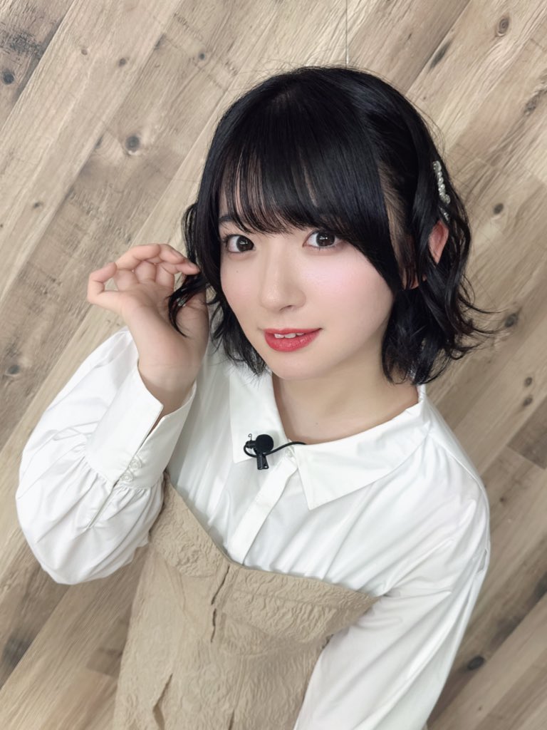 髪切ったよ🐺💇\u200d♀️✨️ 2024年は思い切って髪を短くした年‼️ 最後に理想のヘアになれて嬉しい〜♡( \u003e ·̫ \u003c⸝⸝ᐢ )  演じてるキャラクターにあわせて長くしたり短くしたりするの楽しくて大好きです💓 来年も私のヘアスタイル楽しんでね〜(*´艸`), image size:768x1024