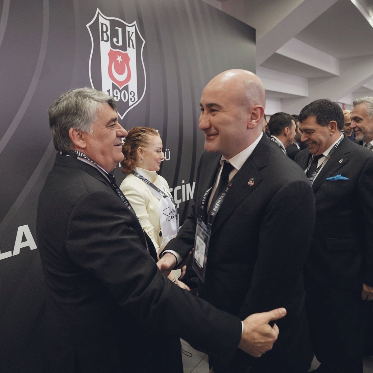 Hüseyin Yücel: "Serdal Ağabey'i ara sıra kızdırdım herhalde. Ben de onun artık yaşına veriyorum, ağabeyimdir, hakkım sonuna kadar helaldir." 

Serdal Adalı: "Hüseyin Yücel de benim kardeşimdir." 

(TRT Spor)