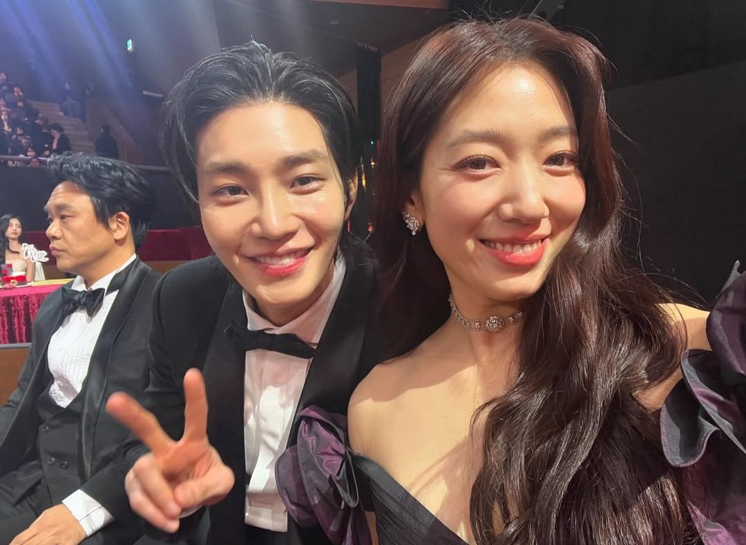 RevgedLoveniai's tweet photo. They are so beautiful I miss them!
🥹😭💕
#TheJudgeFromHell #TheJudgeFromHellEp14 #ParkShinHye #KimJaeYoung https://t.co/lDkSCfIMx6