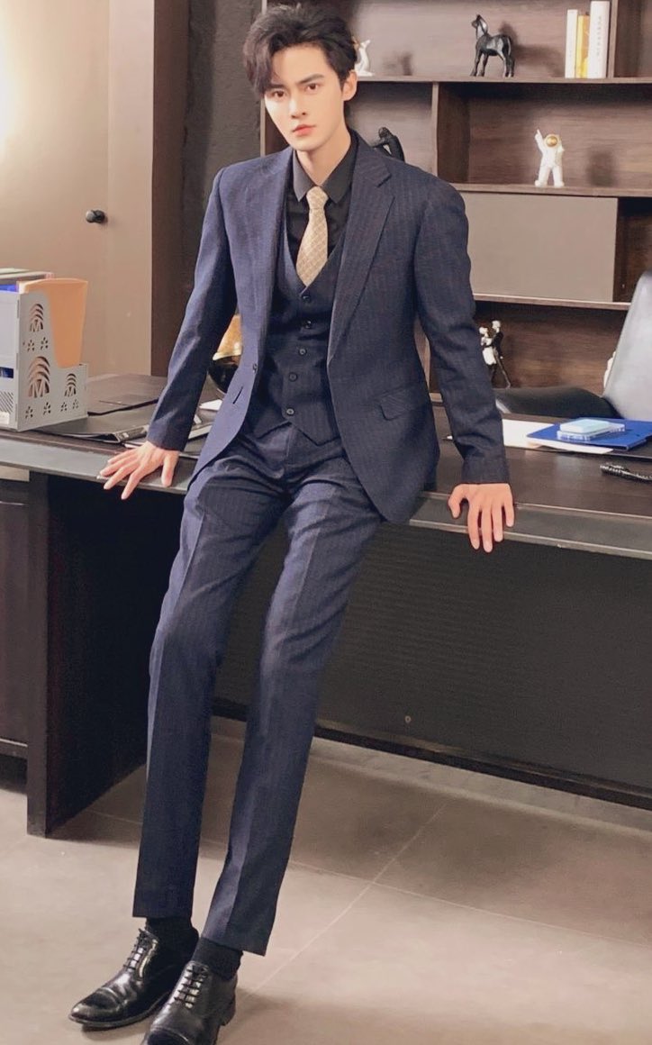 2024年ありがとうございました！
今年もいいリーマンをたくさん拝めまして、眼福でした！
みなさん良いお年を！