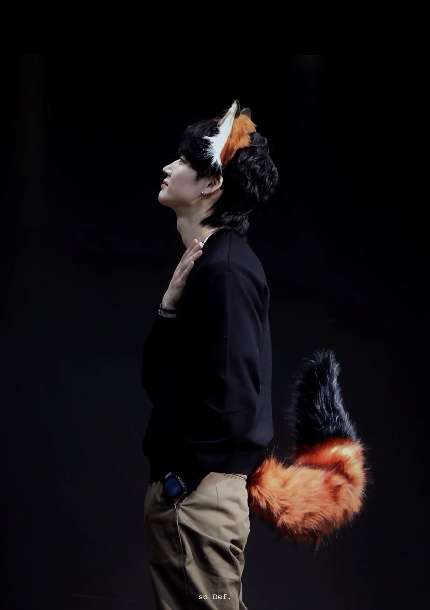 sophiemck92's tweet photo. Obsessed with foxy Jayb 🦊💚
#jayb #got7 #ahgase #igot7 #SoDef #JAYBNOW https://t.co/YfZO4XUVGc