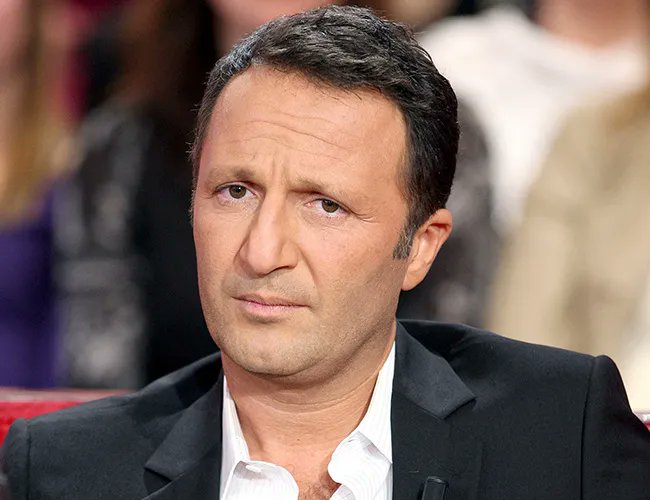 AlertesInfos's tweet photo. 🇫🇷 FLASH - Cerfia, ainsi que de nombreux autres comptes X/Twitter, se sont vu supprimer des extraits de l’émission "À prendre ou à laisser" d’Arthur, datant de quelques années, où l’animateur s’amusait à poser des questions embarrassantes et, parfois même, à avoir un contact physique non consenti avec ses jeunes candidates. L’animateur semble faire censurer tout extrait dérangeant susceptible de nuire à son image. (X)