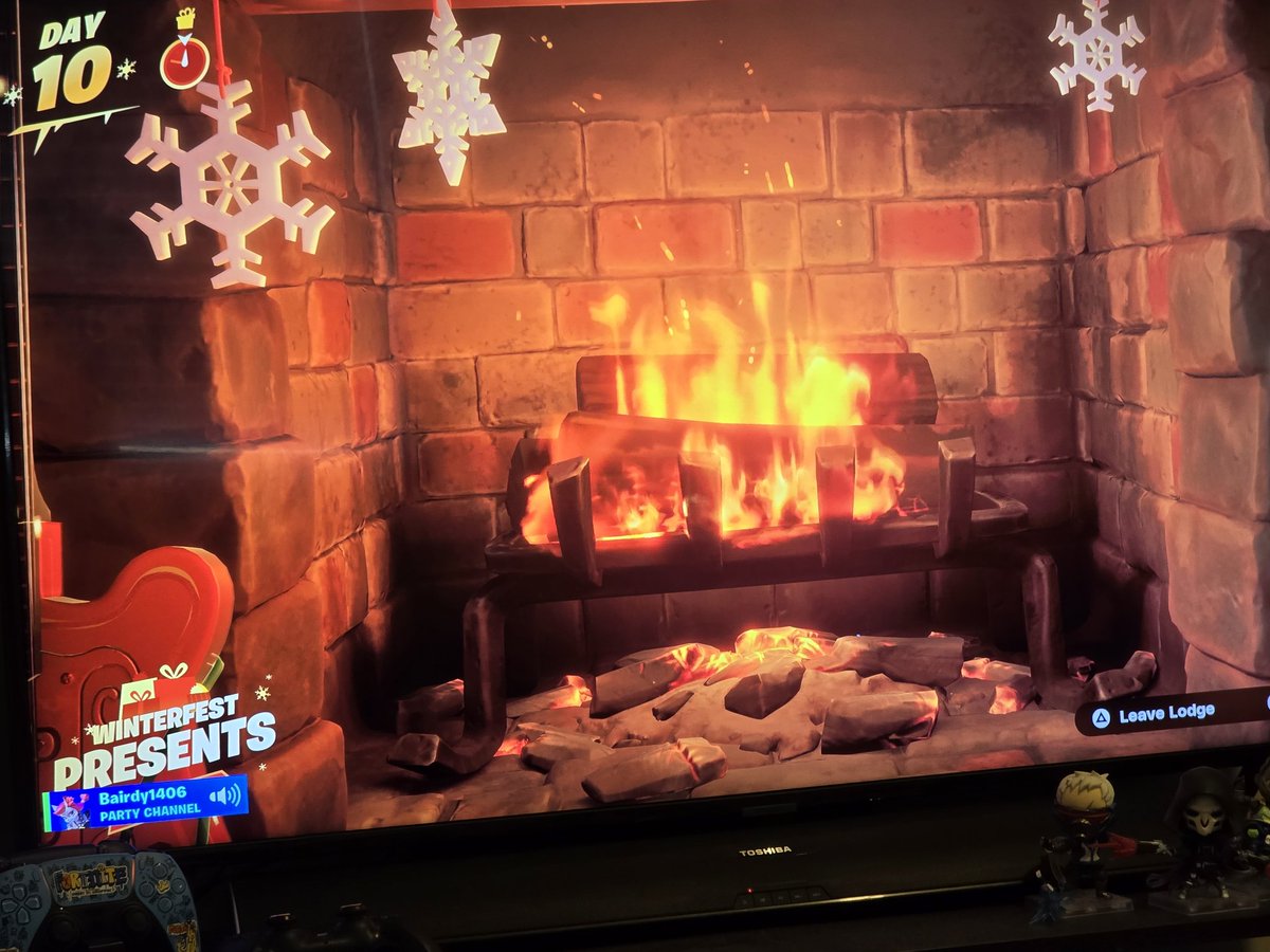 MissNovocaine87's tweet photo. On the 10th day of Winterfest @FortniteGame gave to me, a Yuletide Skin and a chilly 1000xp #Winterfest #Fortnite https://t.co/oO8EkazHsS