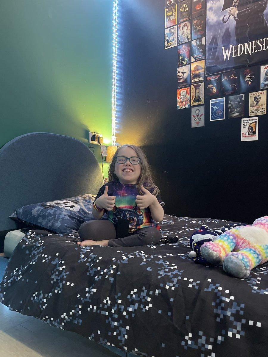 EnnuiHag's tweet photo. @gohbelfast Can you help me find a way to get my disabled teenager to see Six for her 18th birthday? It’s completely sold out. I have emailed you too — fingers crossed. I’ll do anything to make this happen! https://t.co/5xPi08gXdE
