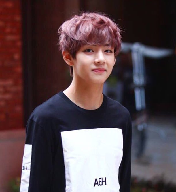 layovermoods's tweet photo. HAPPY BIRTHDAY TAEHYUNG 🎂
#SideBySideWithTaehyung
#EtherealTreasureVDay
#AlwaysWithTaeComeWhatMay
#OurWinterParadiseTaehyung
#WithVWhenAllSeasonsTurn
#MerryNBrightPrinceTaehyung
#VOurBestFriendLikeForever
#IconOfIconsKimTaehyung
#VEpitomeOfComfort
#DreamingOfTaesPurpleGalaxy https://t.co/KDqSRTUTix