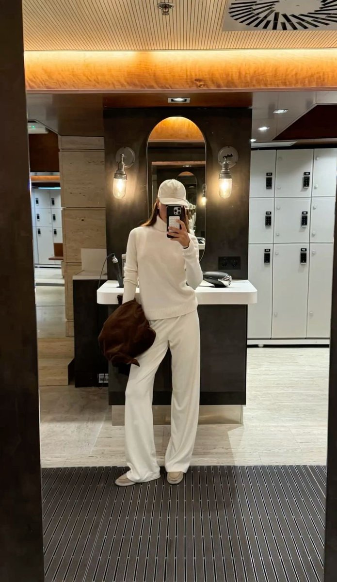 pvresilk's tweet photo. 🤍🧺🥂🕯️ https://t.co/DEfKIBDiMb