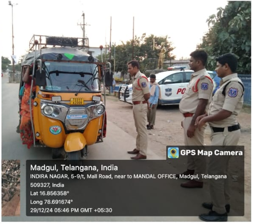 MalkajgiriCop's tweet photo. 👮‍♂️ Ensuring Your Safety! 👮‍♂️

#RachakondaPolice conducted thorough #vehicle_checkings at various locations within the commissionerate as part of enhanced #security_measures.
These proactive checks aim to ensure, curb illegal activities, and maintain #law_and_order.

#RachakondaPolice
#SafetyFirst #WeAreHereForYou