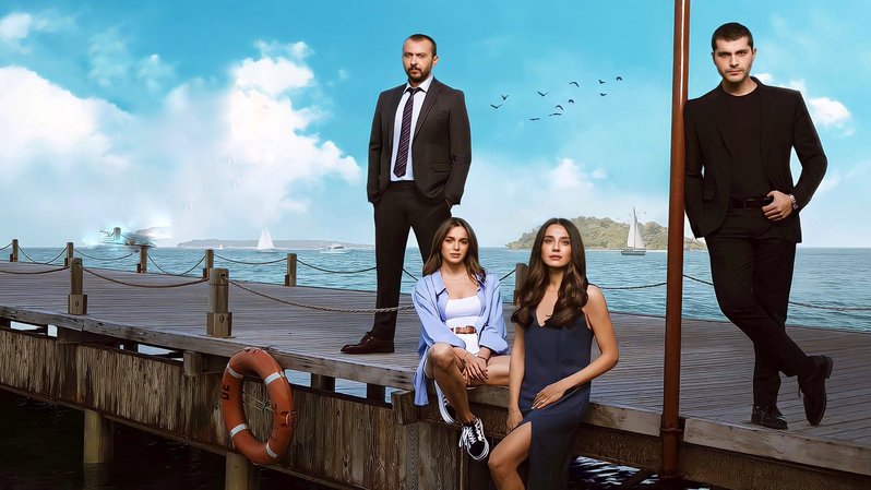 forumeplay's tweet photo. Globoplay lançará a novela turca O Último Verão no dia 27 de janeiro. O folhetim acompanha a história de Selim, que recebe uma oferta do líder da máfia Selcuk: proteger seu filho Akgün em troca do testemunho contra a organização criminosa.

🗞 Extra https://t.co/BBrevYo0V5