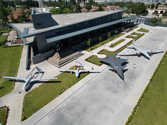 🚨 Baykar, İtalyan firması Piaggio Aerospace'i bünyesine kattı. Bu firmanın özellikle uçak motoru yapımında 140 yıllık tecrübesi bulunmakta. Uzmanlar bu atılımın, Türkiye' nin F-35 ortaklığı sürecine de olumlu etki edeceğini düşünüyorlar.

#PiaggioAerospace #baykar #F35