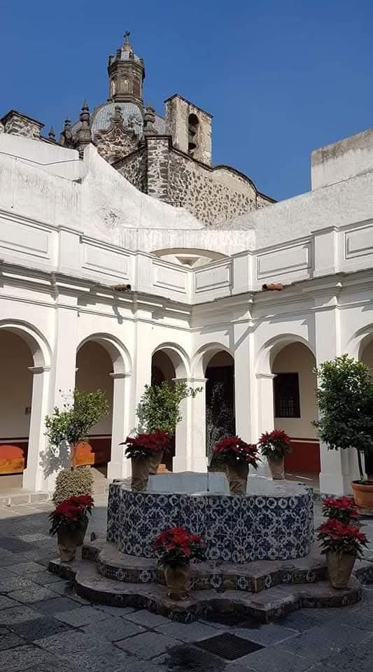 mechediazortega's tweet photo. Museo del Carmen en San Ángel, construcción del siglo XVIII por el arquitecto Fraile Fray Andrés de San Miguel.
Por lupita cual el colegio llevaría su nombre el colegio inicia su construcción un 29 de Junio 1615 llegando a su término en 1618⬇️ https://t.co/Am1NYnERI6